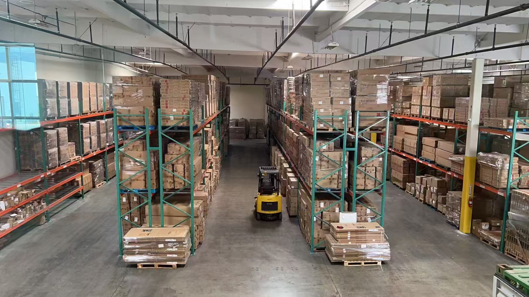 KAHAYA overseas warehouse with cargo racks